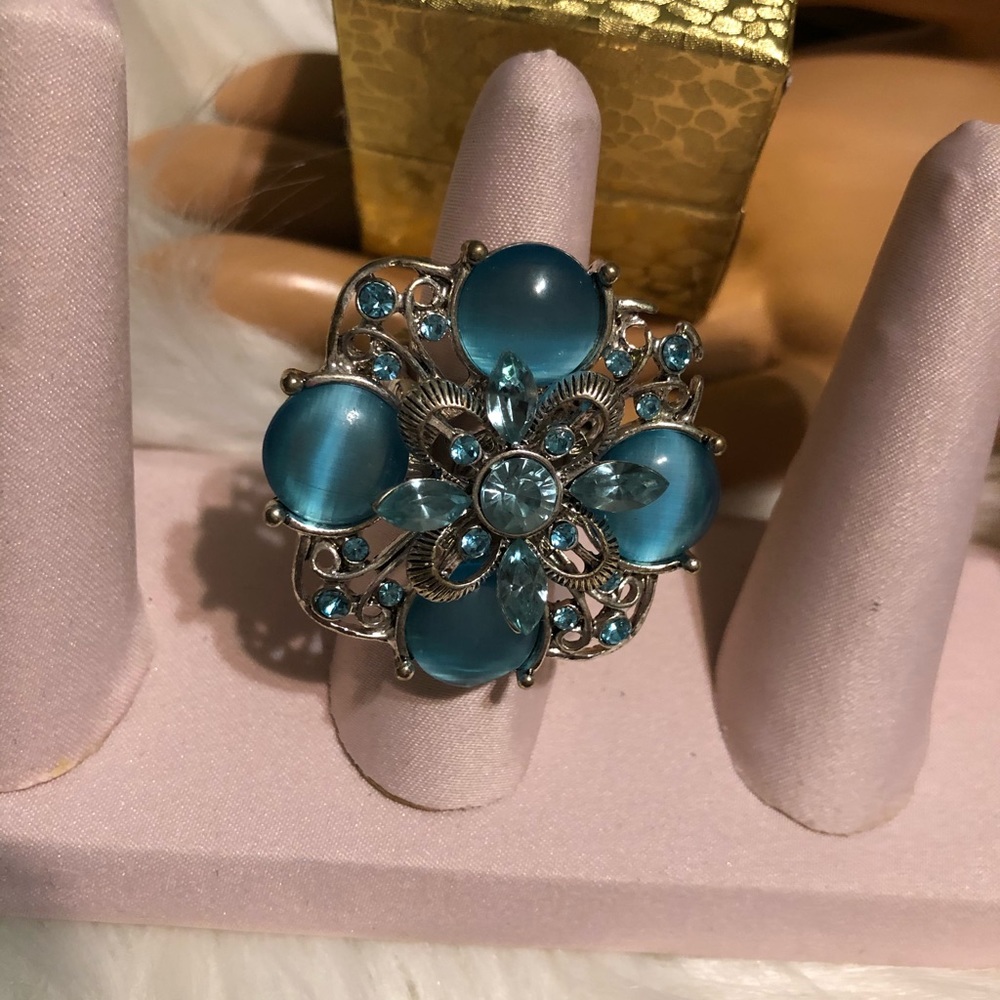 Beautiful Blue Big Bling Stretch Ring!!!!
